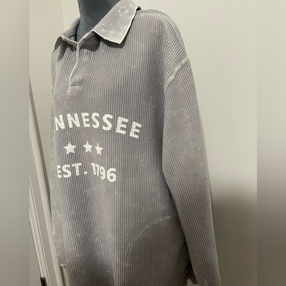 Tennessee Oversized Sweatshirt- w/pockets- Sz L - Picture 2 of 8